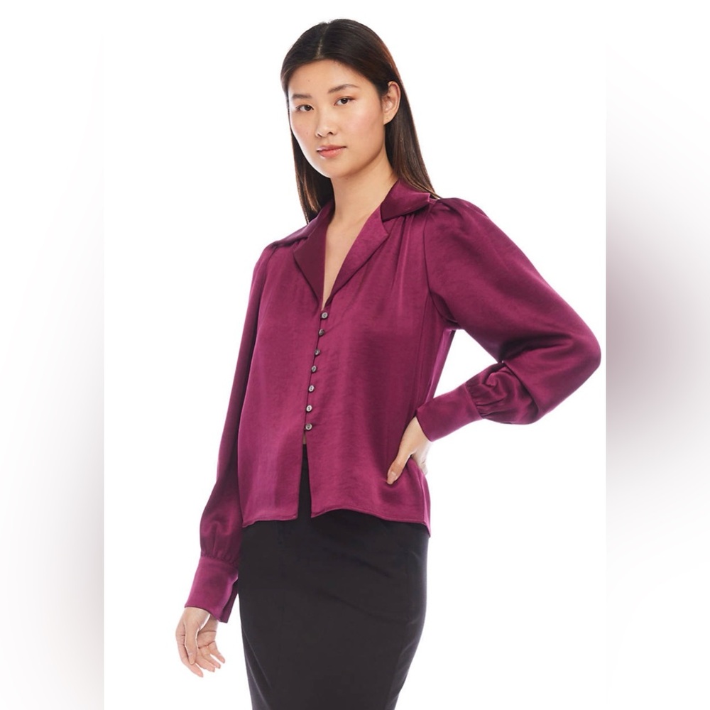 $168 Karen Kane Wine Satin Shirred Blouse Women’s size large NWT